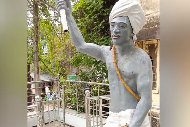 जामताड़ा में भगवान बिरसा मुंडा की प्रतिमा से तीर-धनुष तोड़े जाने पर भड़का आदिवासी समाज