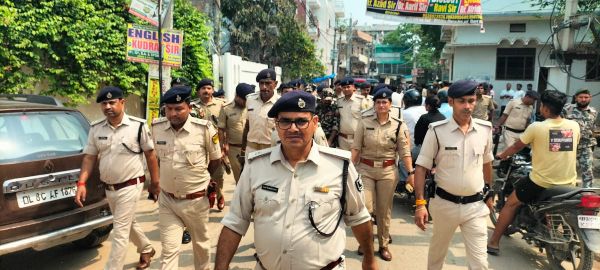 सिवान में बड़ी कार्रवाई: RJD विधायक ओसामा शहाब के घर पुलिस की रेड, DIG की अगुवाई में पुलिस कार्रवाई