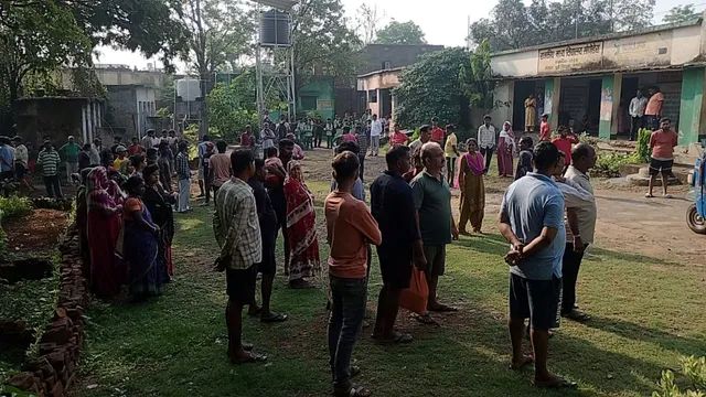 जमशेदपुर के स्कूल परिसर में किशोरी का शव मिलने से सनसनी, दुष्कर्म के बाद हत्या की आशंका