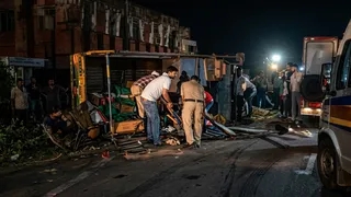मध्य प्रदेश: भिंड-ग्वालियर हाईवे पर भीषण हादसा: 8 मजदूरों की मौत, 32 घायल; मवेशियों को बचाने में भिड़े वाहन