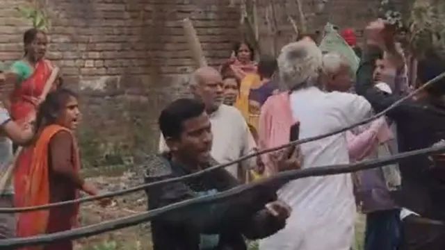बिहार में अवैध कब्जे की जांच करने पहुंची पुलिस पर ग्रामीणों का हमला, SI समेत 3 जवान घायल